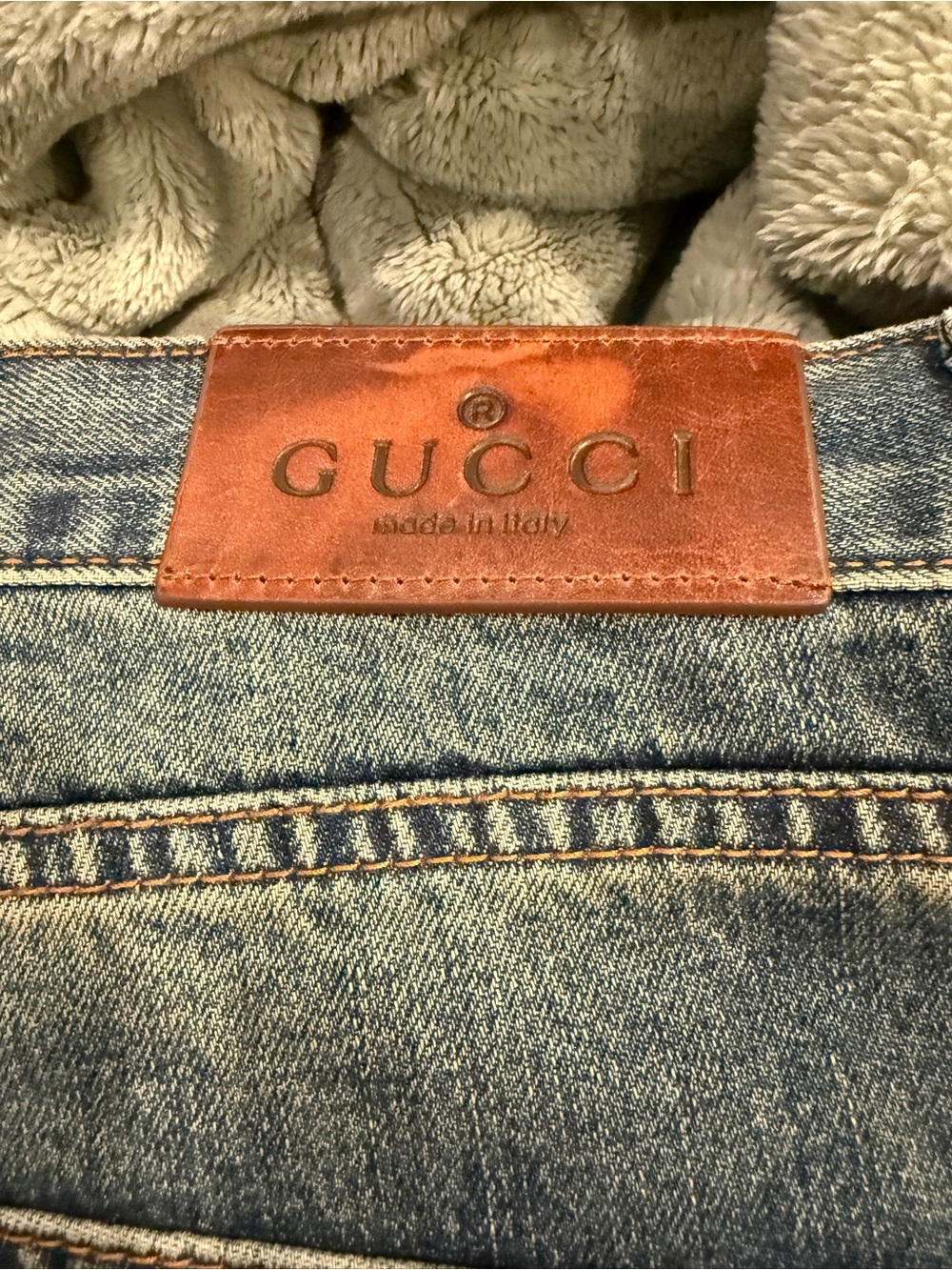 Gucci Washed Blue Denim Jeans with Signature Hardware - Picture 13 of 15